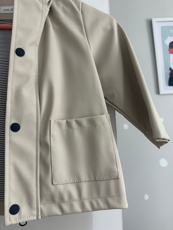 Bej Erkek Çocuk Düğmeli Yağmurluk - Görsel 3