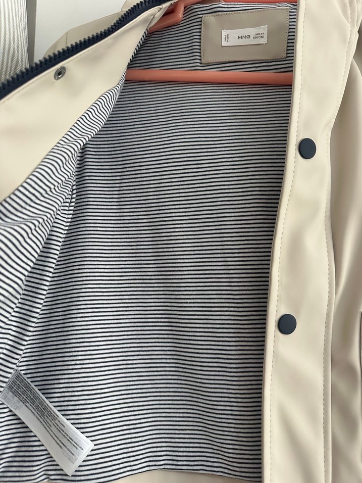 Bej Erkek Çocuk Düğmeli Yağmurluk - Görsel 4