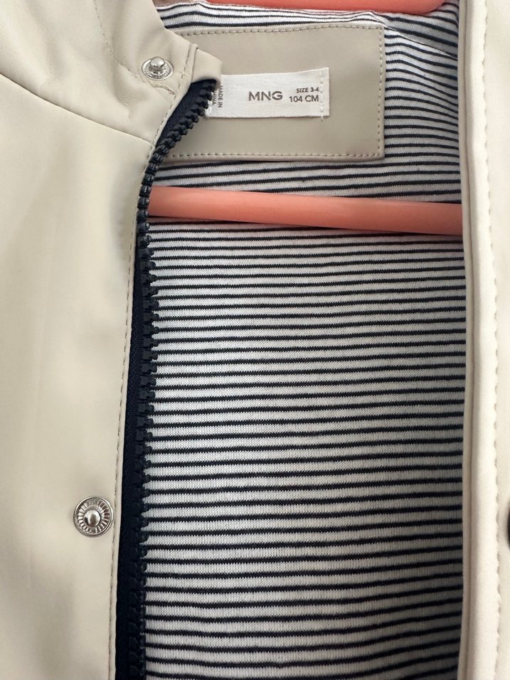 Bej Erkek Çocuk Düğmeli Yağmurluk - Görsel 2