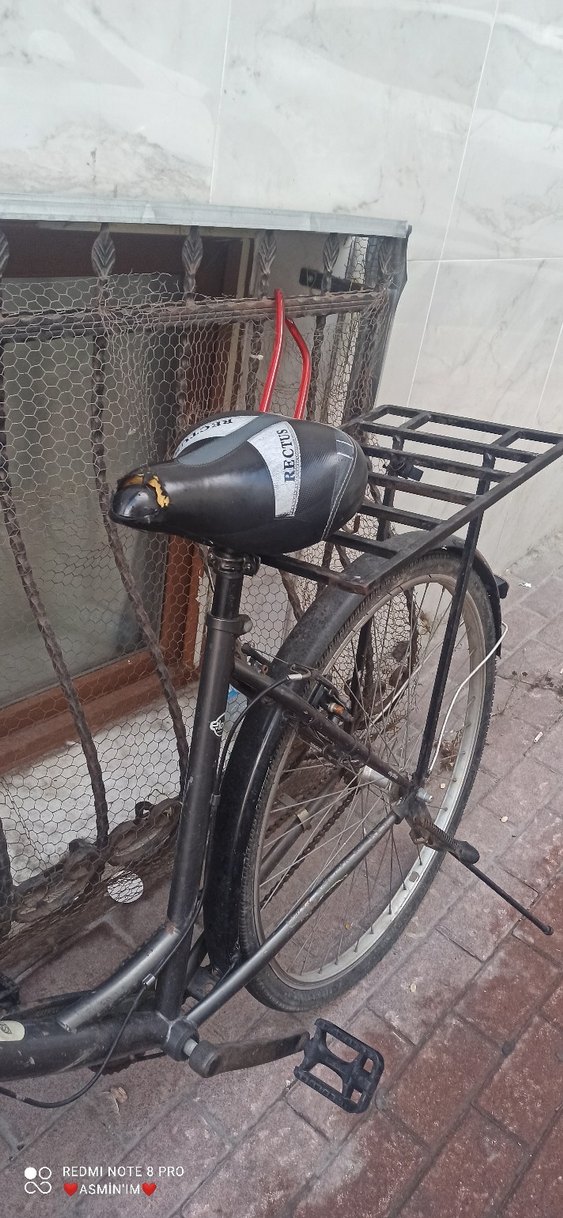 siyah ve Gri 2.Tekerlekli Bisiklet - Görsel 3