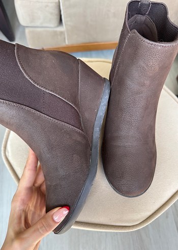 Skechers Kahverengi Nubuk Deri Kadın Dolgu Topuklu Bot