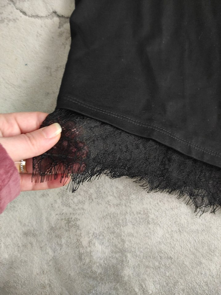 Dantel Detaylı Siyah Goth Tişört - Görsel 5