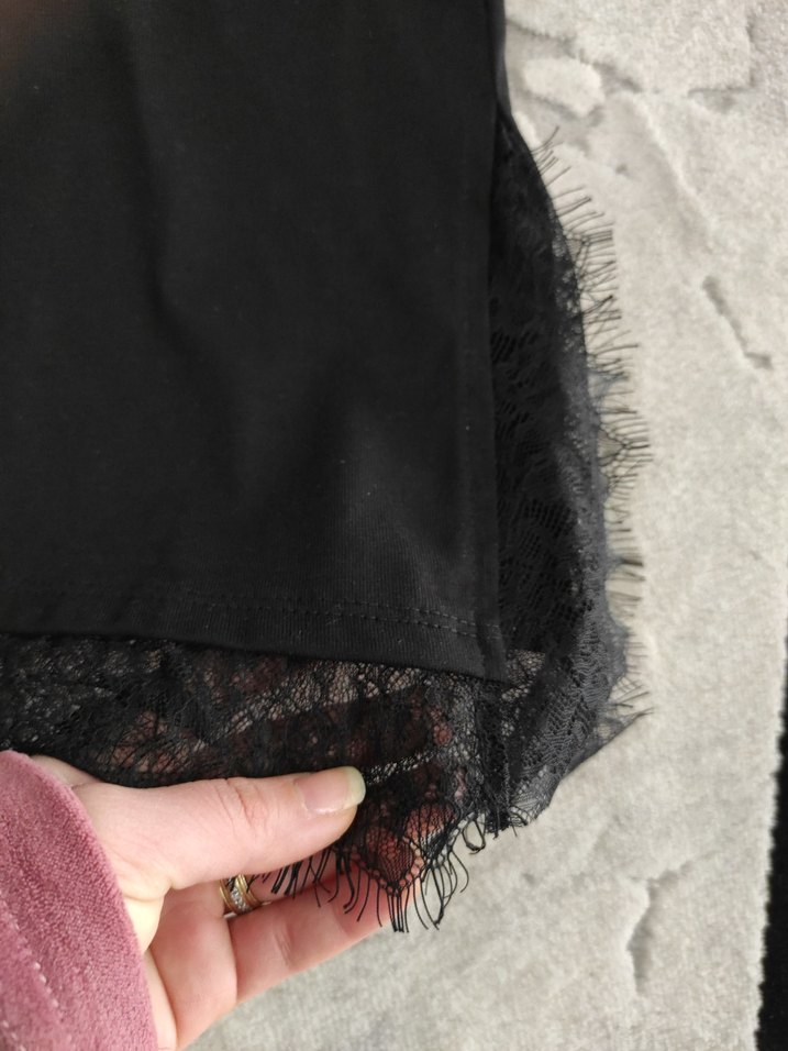 Dantel Detaylı Siyah Goth Tişört - Görsel 3