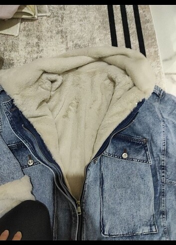 Zara Pelus mont
