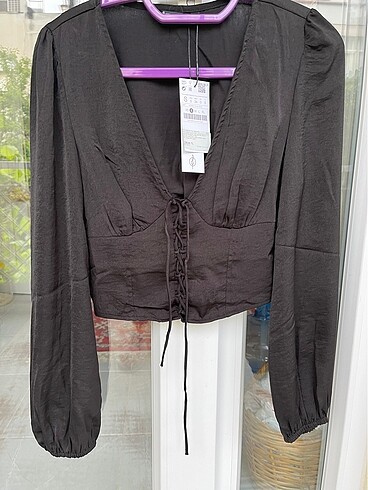 Etiketli Stradivarius bluz