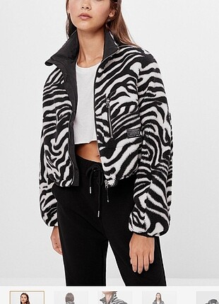 Bershka mont