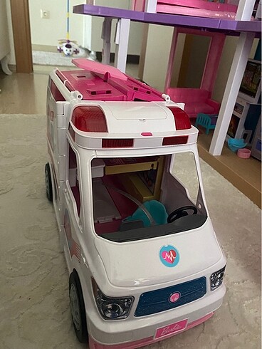  Barbie ambulans