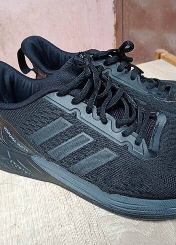 42 Beden siyah Renk Adidas Spor ayakkabı 