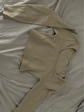 stradivarius crop hem şık hem spor bir parça????