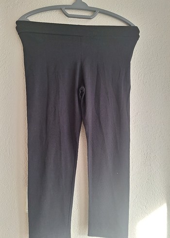 Siyah  diz altı kapri şort. - Görsel 4