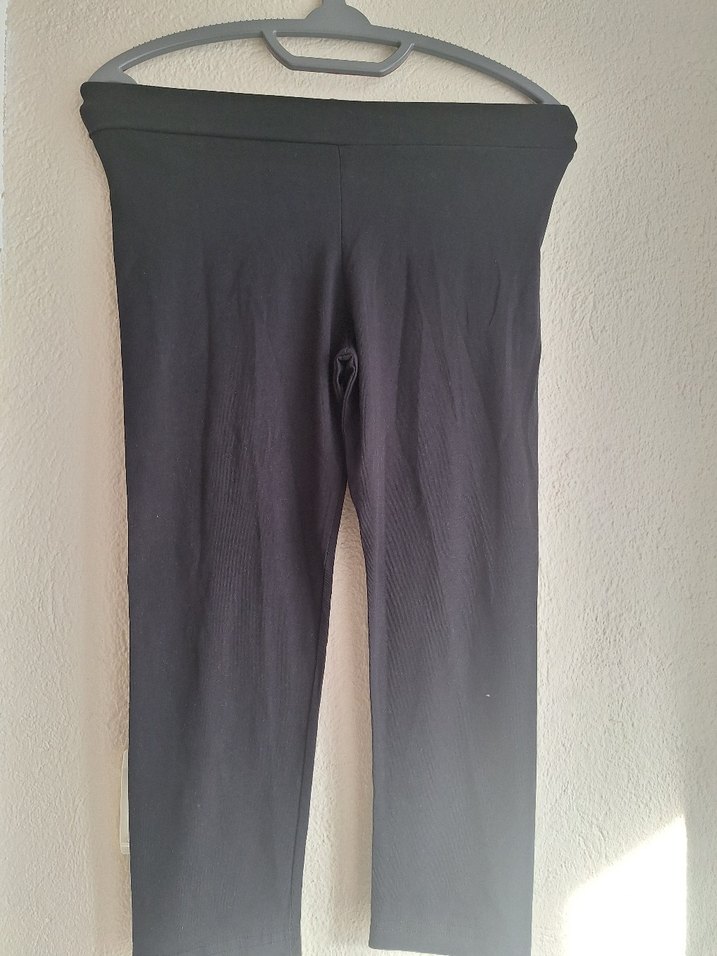 Siyah  diz altı kapri şort. - Görsel 4