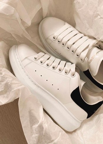 Alexander McQueen 37