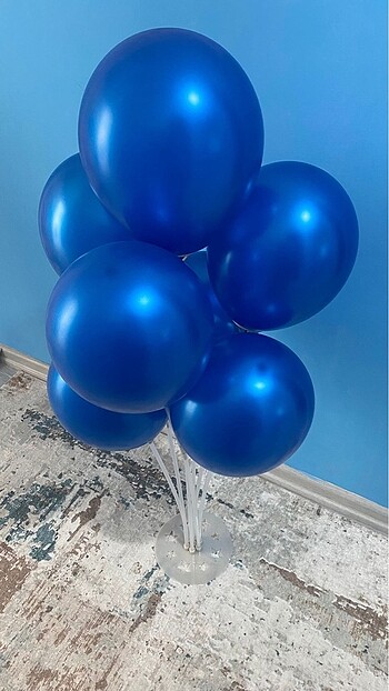 10 tane balon. Rengi mavi. 7li balon standı