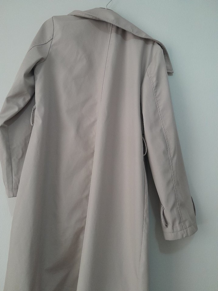 Gri Bej Uzun Düğmeli Kadın Trençkot - Görsel 4