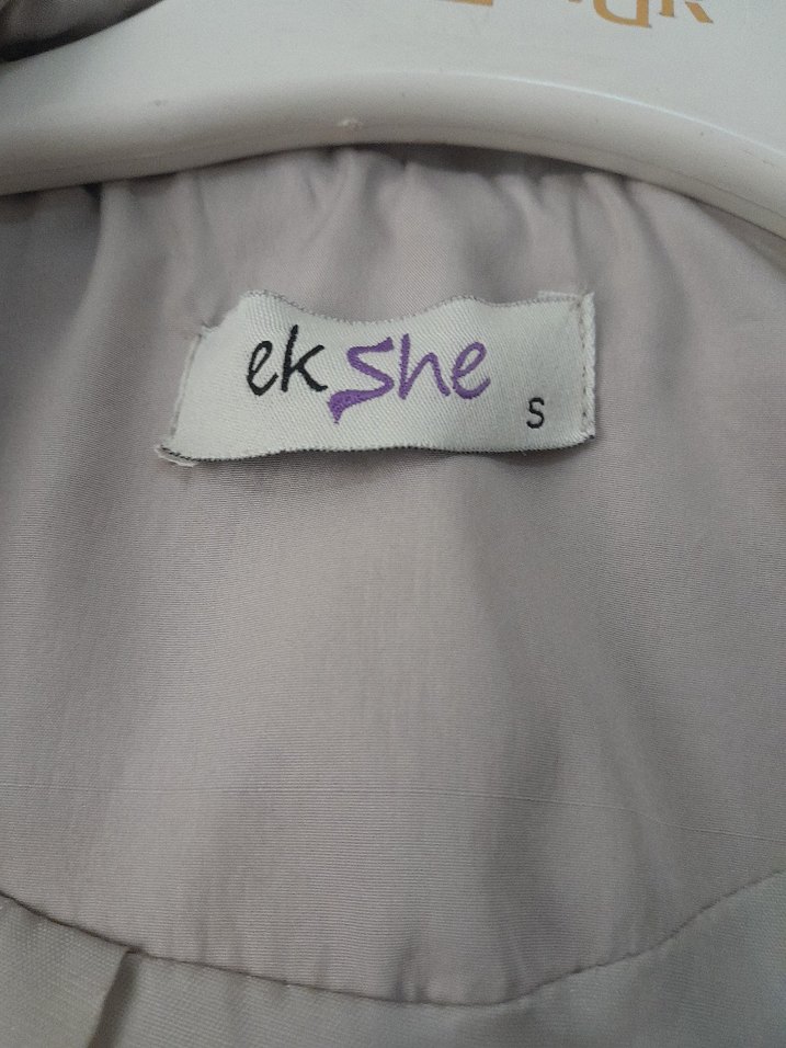 Gri Bej Uzun Düğmeli Kadın Trençkot - Görsel 3