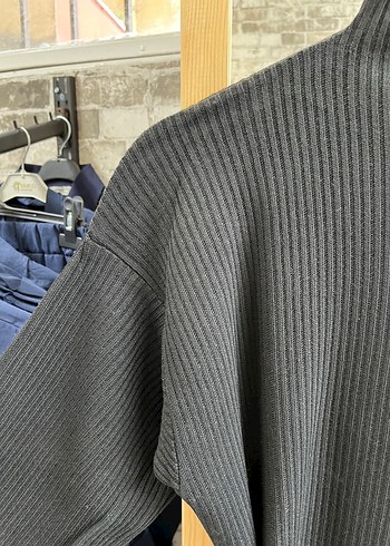 Zara Siyah Boğazlı Kemerli Uzun Elbise