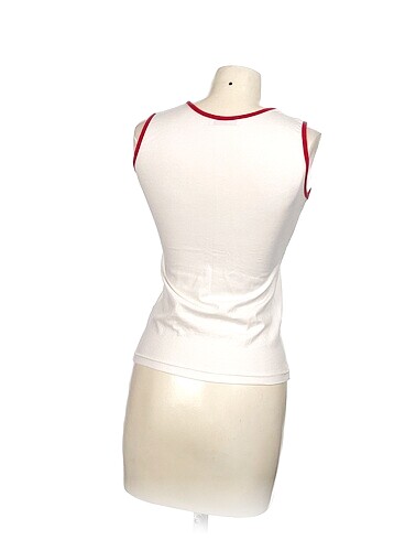 s Beden Diğer T-shirt %70 İndirimli.
