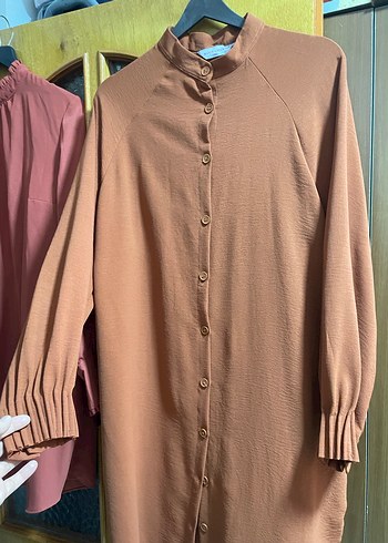 Düğmeli, Uzun Kollu, Yüksek Yakalı Kahverengi Tunik - Görsel 7