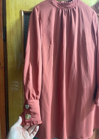 Düğmeli, Uzun Kollu, Yüksek Yakalı Kahverengi Tunik - Görsel 3