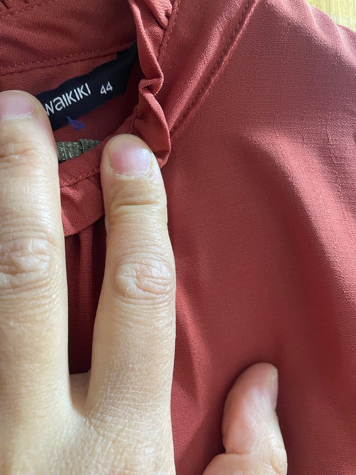 Düğmeli, Uzun Kollu, Yüksek Yakalı Kahverengi Tunik - Görsel 4