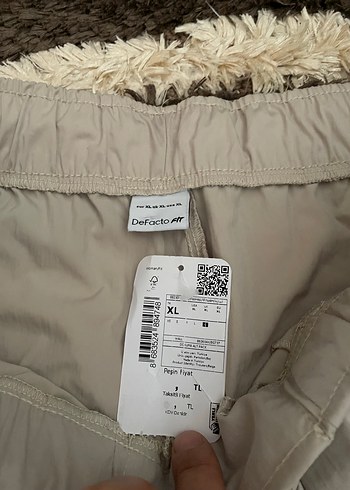 Kadın Bej Rahat Kesim Pilili Kumaş Pantolon - Görsel 2