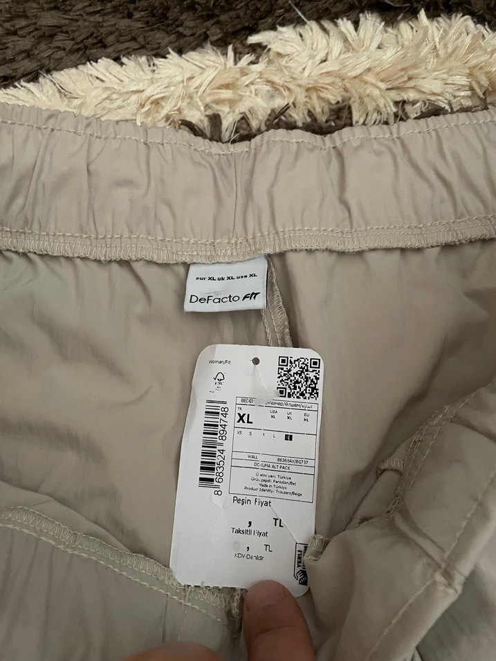 Kadın Bej Rahat Kesim Pilili Kumaş Pantolon - Görsel 2