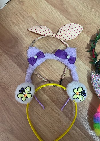 Renkli Çiçekli ve Fiyonk Detaylı Çocuk Taçları - Görsel 2