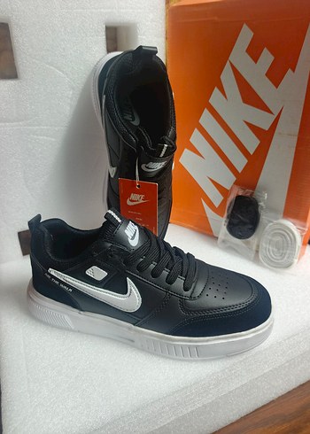 Nike Siyah Beyaz Sneaker