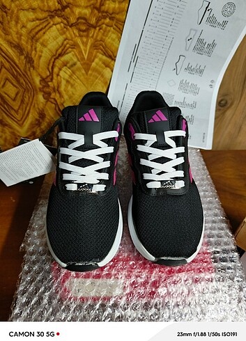 37 Beden siyah Renk Adidas Yeni Sezon Spor Ayakkabı