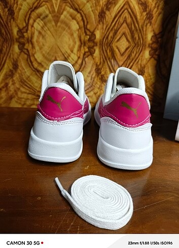 37 Beden beyaz Renk Puma Yeni sezon
