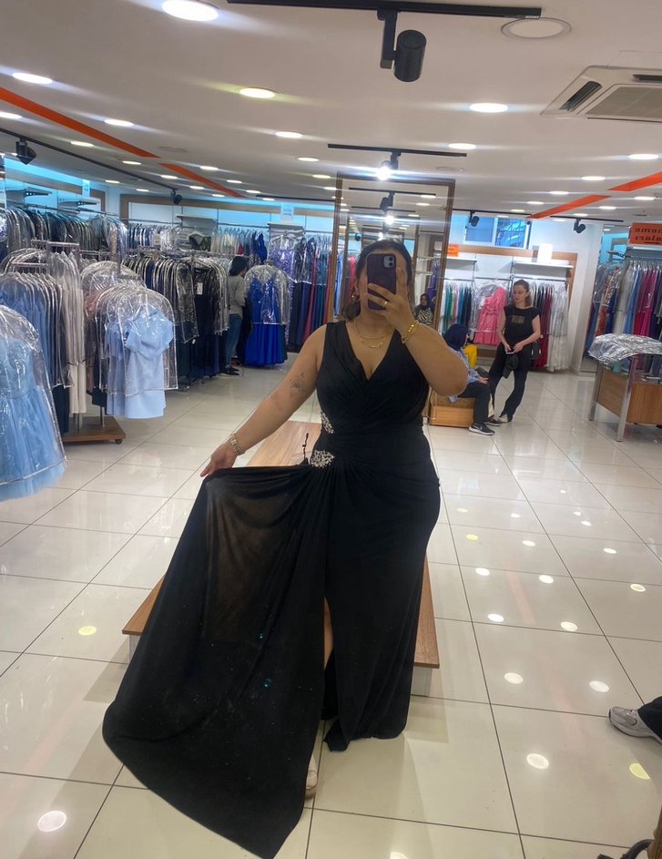 Siyah V Yaka Drapeli Uzun Kadın Abiye Elbise - Görsel 2