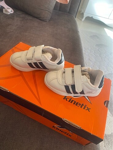 Adidas Çocuk spor ayakkabı