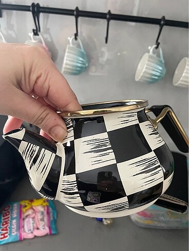 Jumbo Ürün sıfır kutusunda.hatta benim aldığımda kapağının bir yanında