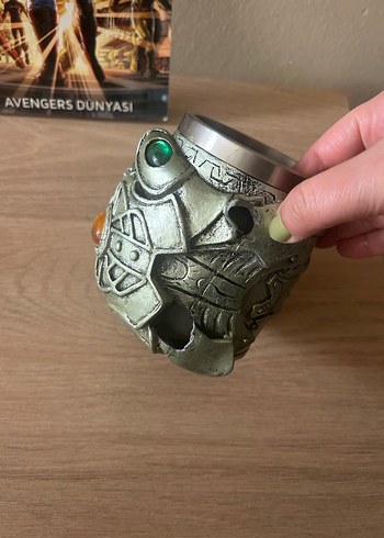 Avengers Dünyası Çizgi Romanı ve Sonsuzluk Eldiveni Kupa - Görsel 2