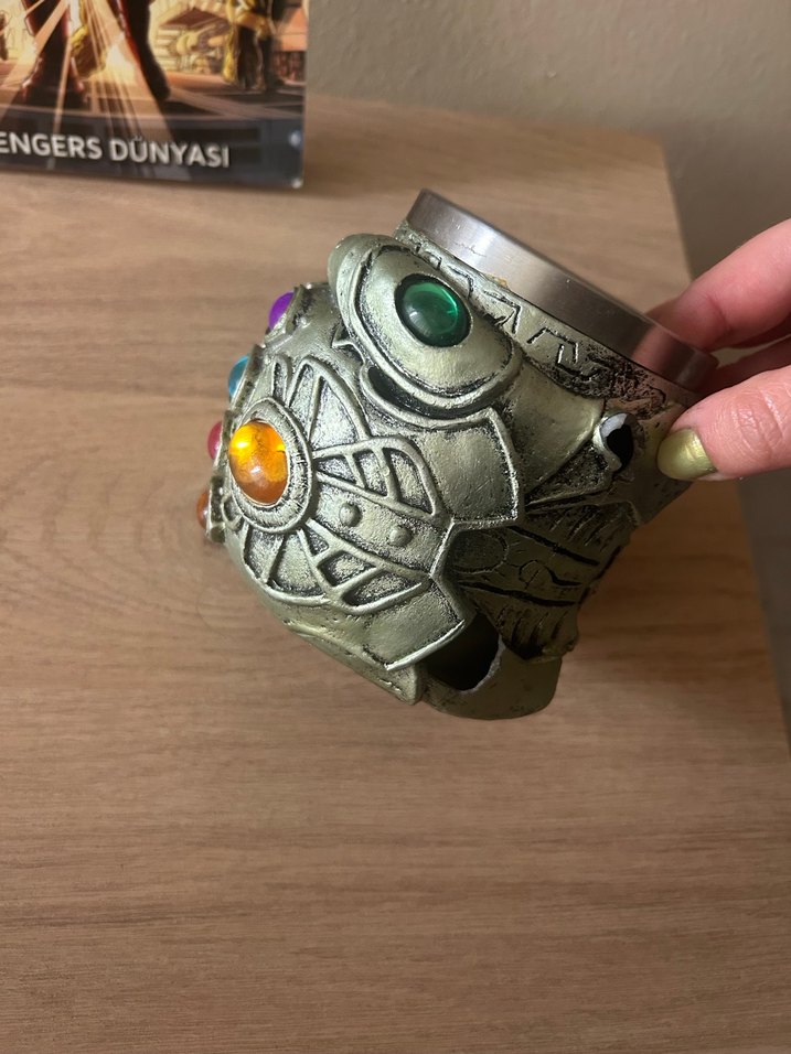 Avengers Dünyası Çizgi Romanı ve Sonsuzluk Eldiveni Kupa - Görsel 3