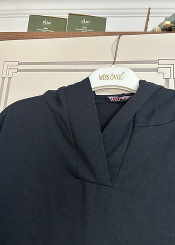 Siyah V Yaka Kadın Sweatshirt - Görsel 4