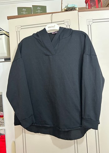 Siyah V Yaka Kadın Sweatshirt - Görsel 2