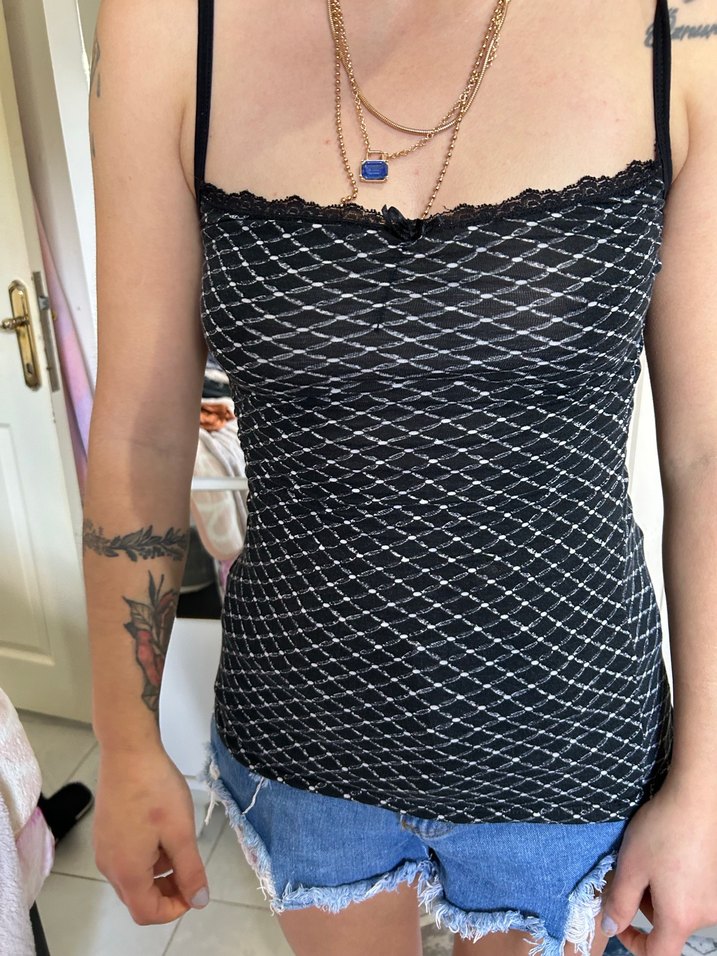 Dantel Detaylı Siyah Strappy Kadın Atlet - Görsel 4