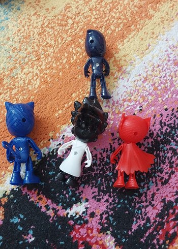 Çeşitli Renklerde 4 Aksiyon Figürü - Görsel 2