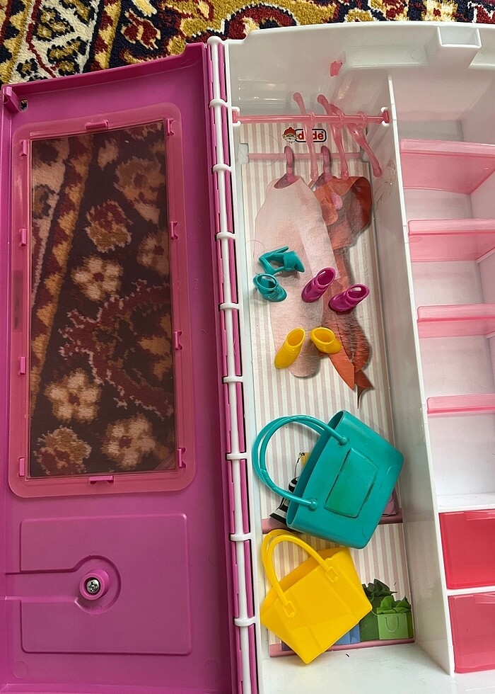 Oyuncak bebek gardolabı - Görsel 3