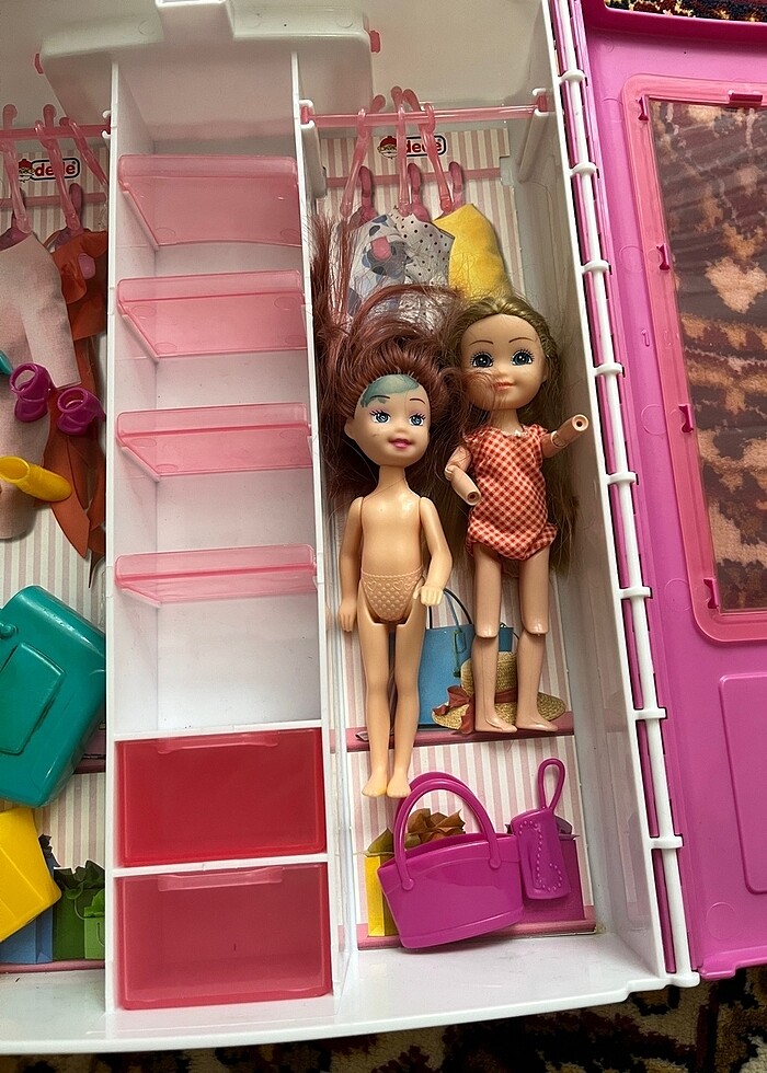 Oyuncak bebek gardolabı - Görsel 4