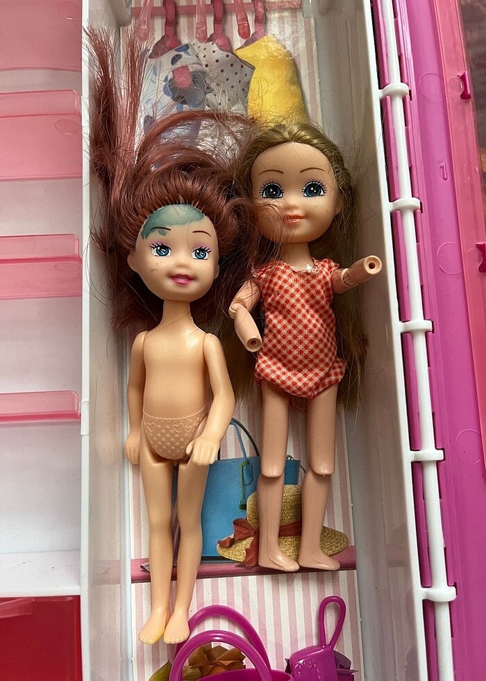 Oyuncak bebek gardolabı - Görsel 5