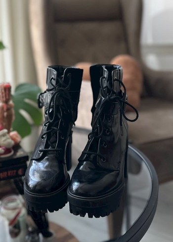 Bershka Siyah Platform Topuklu Gotik Deri Bot - Görsel 2