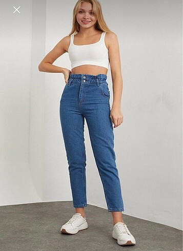MOM JEAN