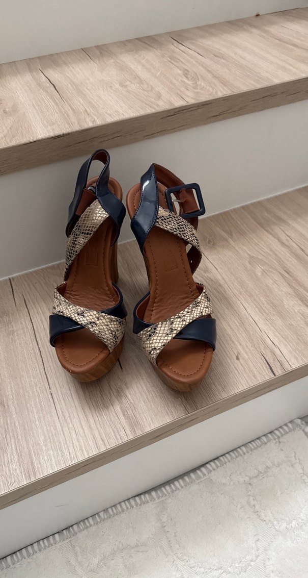 Mavi Yılan Derisi Desenli Platform Topuklu Kadın Ayakkabı - Görsel 4