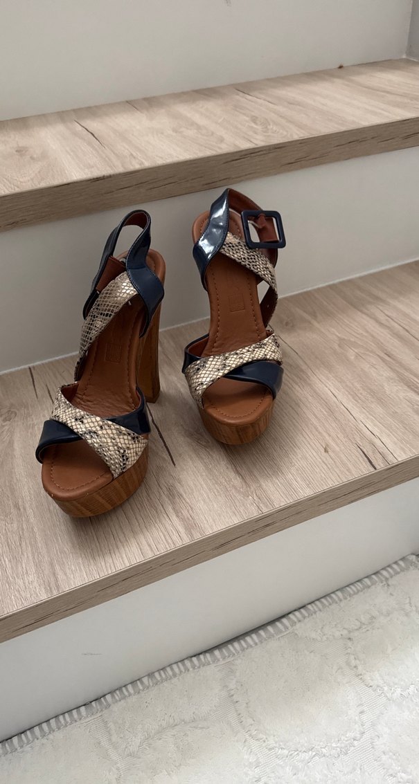 Mavi Yılan Derisi Desenli Platform Topuklu Kadın Ayakkabı - Görsel 2