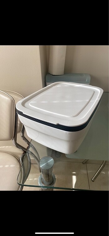Tupperware ekmeklık
