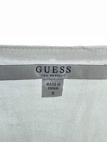 s Beden beyaz Renk Guess Bluz %70 İndirimli.