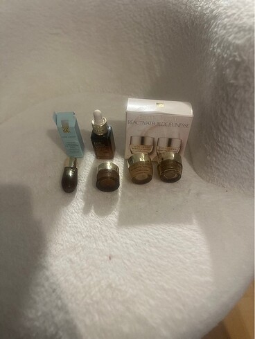 Estee lauder serum ve seyahat boy nemlendirici