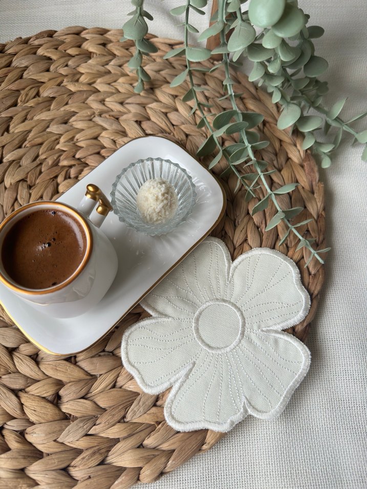 Çiçek Desenli sunum peçetesi - Görsel 3